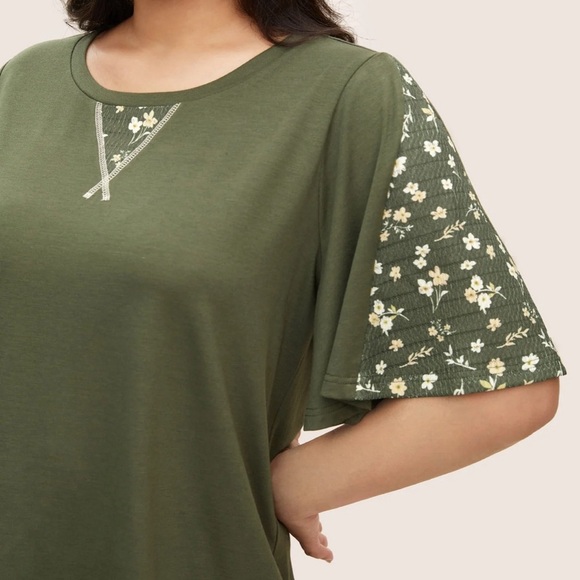 BloomChic Plus Size 2XL Ditsy Floral Patchwork Round Neck T-shirt us18-20 - Picture 3 of 8